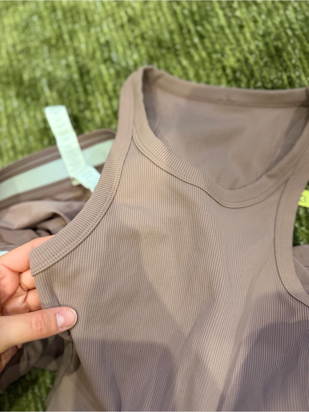 ALO Yoga - Goddess Ribbed Go To Tank & Shorts - Picture 6 of 7